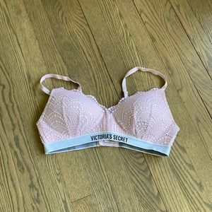 Victoria’s Secret T-shirt bra